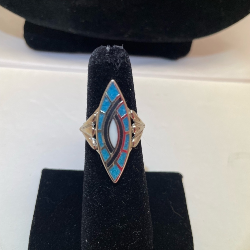 Vintage Sterling Silver Hummingbird Pattern Crushed Turquoise Inlay Size 4.5 - Picture 2 of 7